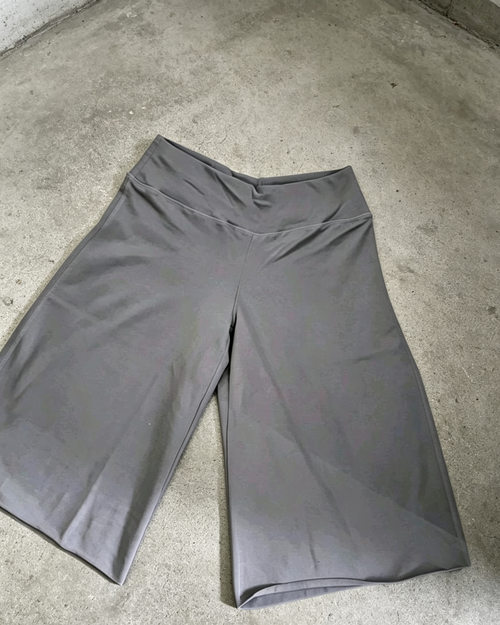 Capri shorts